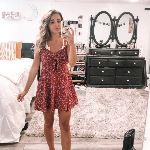 Adorable Floral Dress!! - Picture 5 of 6